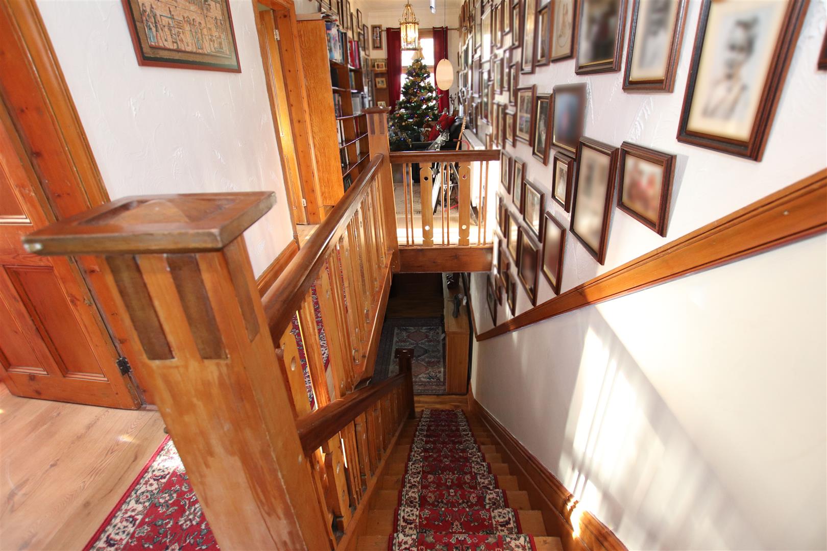FIRST FLOOR LANDING
